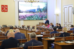 Александр Беглов: К 9 мая все районы города украсят цветочные композиции, посвящённые 80-летию Великой Победы и Году защитника Отечества