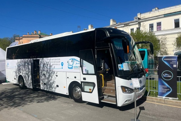 Современные электробус и туристический автобус протестируют  в Петербурге