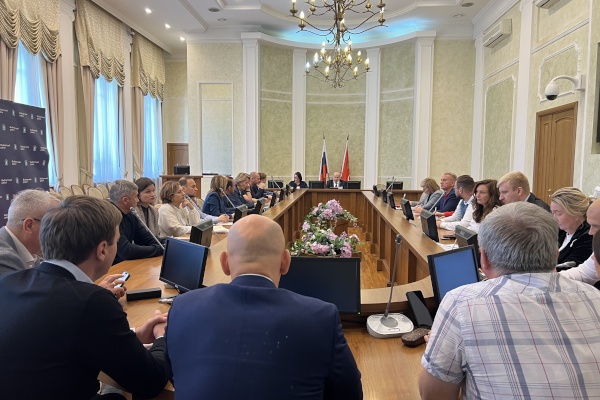 В администрации прошло совещание по детским и спортивным площадкам, не имеющим ведомственной принадлежности