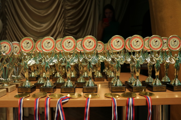 Сегодня в Медицинском коллеже № 2 выпускникам торжественно вручили дипломы  о среднем профессиональном образовании