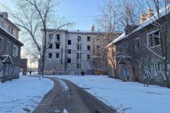 К заброшенным домам на Магнитогорской улице в ближайшее время ограничат доступ