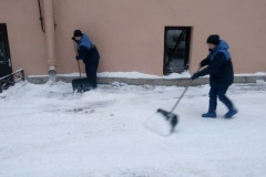 Уборка внутриквартальных и дворовых территорий Адмиралтейского района