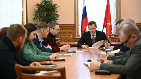 Совещание по вопросам повышения качества уборки зон платной парковки прошло в администрации Петроградского района