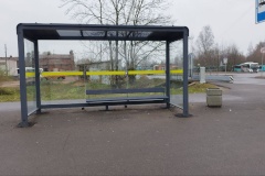 В Петродворцовом районе завершена масштабная установка современных остановочных павильонов