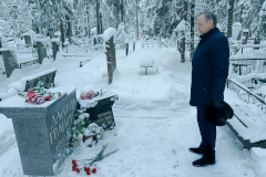 Губернатор почтил память Даниила Гранина