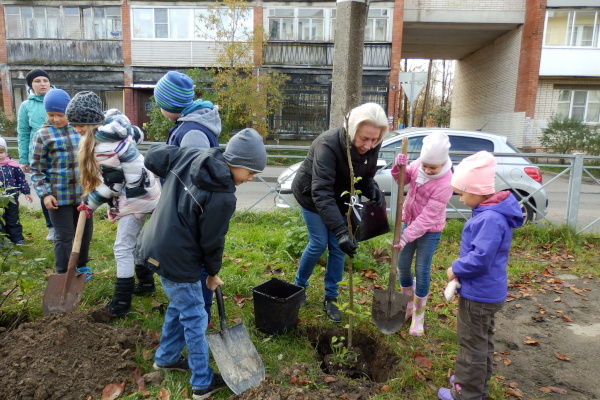 Ломоносовские гимназисты продолжают традиции "Сиреневого города"