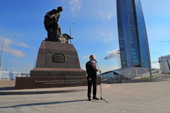 В Петербурге появился еще один памятник Петру Первому