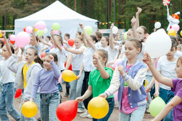В Санкт‑Петербурге в честь Дня защиты детей прошёл Фестиваль детства и юности «Фестиваль Движения Первых»