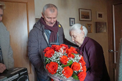Николай Цед поздравил Валентину Андронову с вековым юбилеем