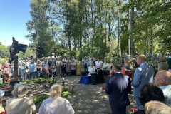 Память о ленинградских детях: делегация Калининского района приняла участие в траурных мероприятиях в селе Лычково