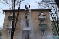 Управляющим компаниям Жилкомсервис №2 и №3 Кировского района поручено усилить работу по уборке внутриквартальных территорий
