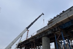 Продолжается монтаж стапелей на Цимбалинском путепроводе
