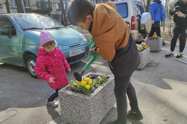 Библиотека друзей провела субботник
