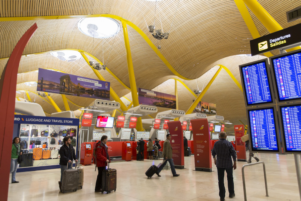 Размещение баннеров Санкт‑Петербурга в аэропорту Барахас (Мадрид)