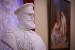 Александр Беглов посетил выставку «Сильный, державный…» в Михайловском замке