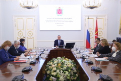 Александр Беглов провел первое заседание Совета по оказанию поддержки участникам специальной военной операции и членам их семей