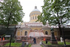В этом году завершается реставрация 200-метровой подпорной стены Александро-Невской Лавры