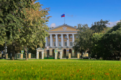 16 мая – 262-я годовщина учреждения Смольного института