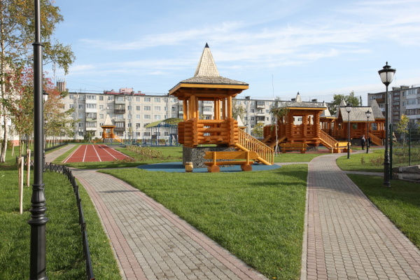 Двор «Русское зодчество» в городе Ломоносов