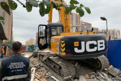 В ходе проведения работ по освобождению незаконно занятого земельного участка сотрудникам ККИ оказано противодействие со стороны землепользователя. При содействии сотрудников правоохранительных органов земельный участок, находящийся в собственности города, освобожден.