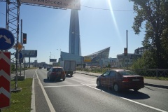 На перекрестке Лахтинского проспекта и Бобылевской улицы появился новый светофор