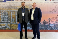 Главный врач поликлиники №107 Игорь Архипов и заведующий лабораторией на базе поликлиники №103 Алексей Золотарёв посетили конференцию Федерации лабораторной медицины.