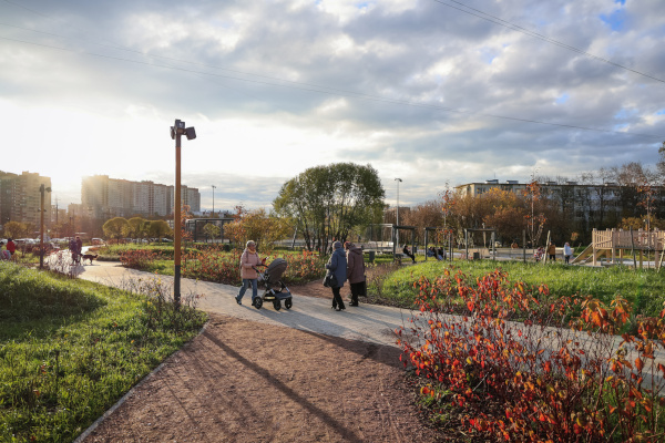 Жители оценили обновленный Купчинский сквер