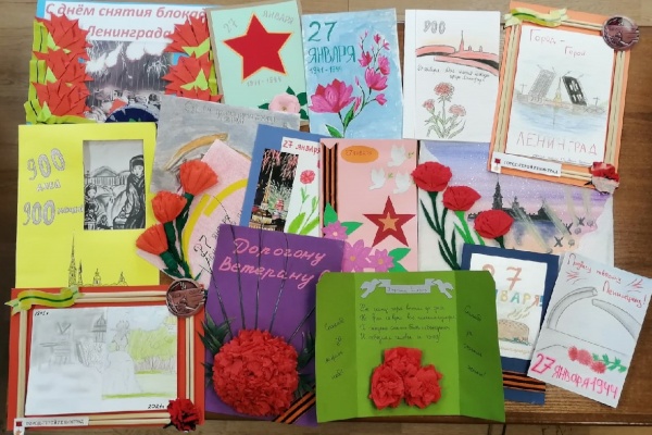 Соцработники, учащиеся и волонтёры ОНФ поздравили блокадников Кировского района