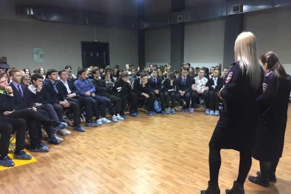 Инспекторы по делам несовершеннолетних Фрунзенского района встретились с воспитанниками подростковых клубов