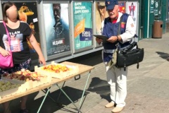 В Петербурге на нелегальных торговцев составили более ста протоколов