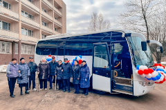 По поручению Президента в Дом ветеранов в Павловске передан новый автобус