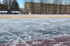 В районе заливаются катки