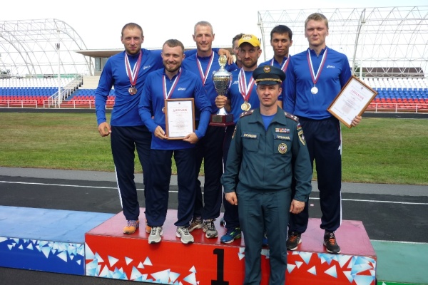 Пожарные Кировского ПСО поднялись на самую высокую ступень пьедестала