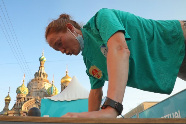 Нормативы ГТО сдавали в фан-зоне на Конюшенной