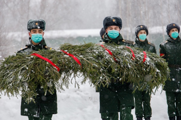В городе воинской славы Ломоносове почтили подвиг ленинградцев и защитников города