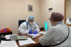 Мобильный пункт вакцинации для ветеранов Великой Отечественной войны и жителей блокадного Ленинграда