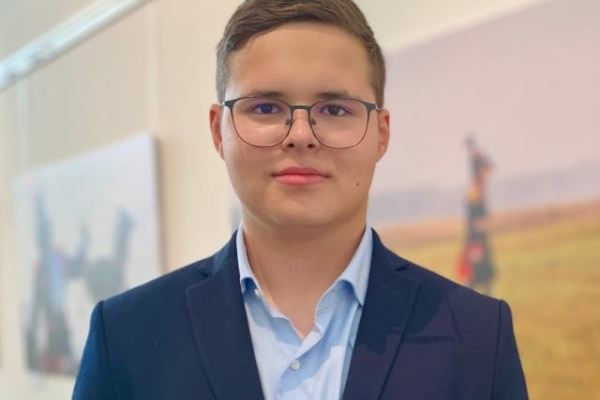 Владислав Курбатов