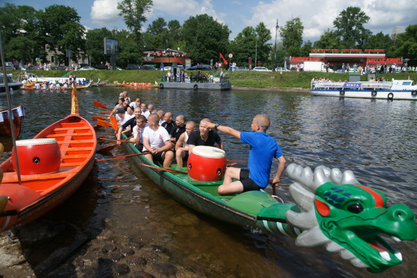 «Золотые весла Санкт‑Петербурга»  у стен Петропавловской крепости