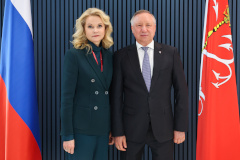 Александр Беглов: Врачи Петербурга сегодня выполняют уникальные по мировым меркам высокотехнологичные операции