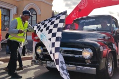 21 сентября Петергоф стал столицей ралли ретроавтомобилей