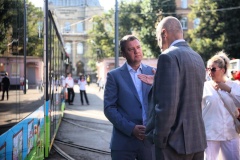 На юго-западе Петербурга появился трамвай Богатырь-М, брендированный детскими рисунками