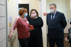 Врио главы администрации Калининского района Сергей Петриченко проверил готовность к открытию нового социально-реабилитационное отделения для граждан пожилого возраста и инвалидов на пр. Науки, д.15