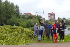 Пруд в сквере на Светлановском проспекте очистили от мусора.