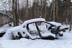 В Ломоносове и Стрельне разыскиваются владельцы разукомплектованных транспортных средств