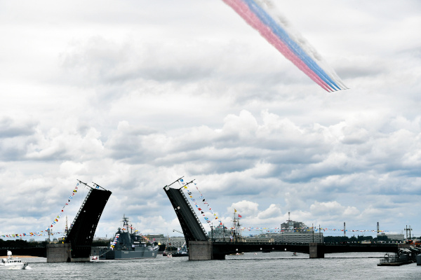 Петербург отмечает День Военно-Морского Флота России