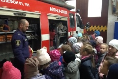 В Невском районе для детей организована экскурсия в 52-ю пожарно-спасательную часть Невского района