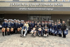 Единством сильны: акция поддержки участников СВО объединила поколения