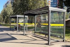 Установлены 3 новых остановочных павильона у Богословского кладбища