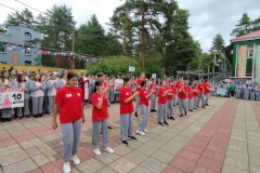 В лагере «Дружных» завершается последняя летняя смена для детей из Мариуполя