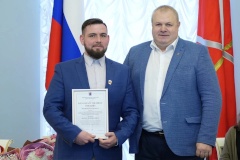 Учителю физической культуры школы № 541 Антону Загерсу была вручена благодарность председателя Законодательного собрания